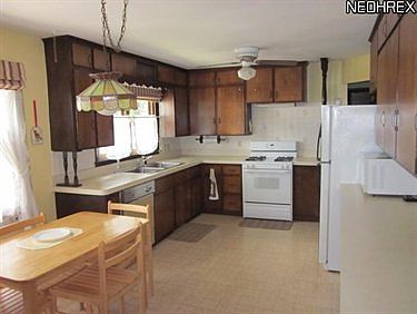 2nd image of 1340 W 40th St