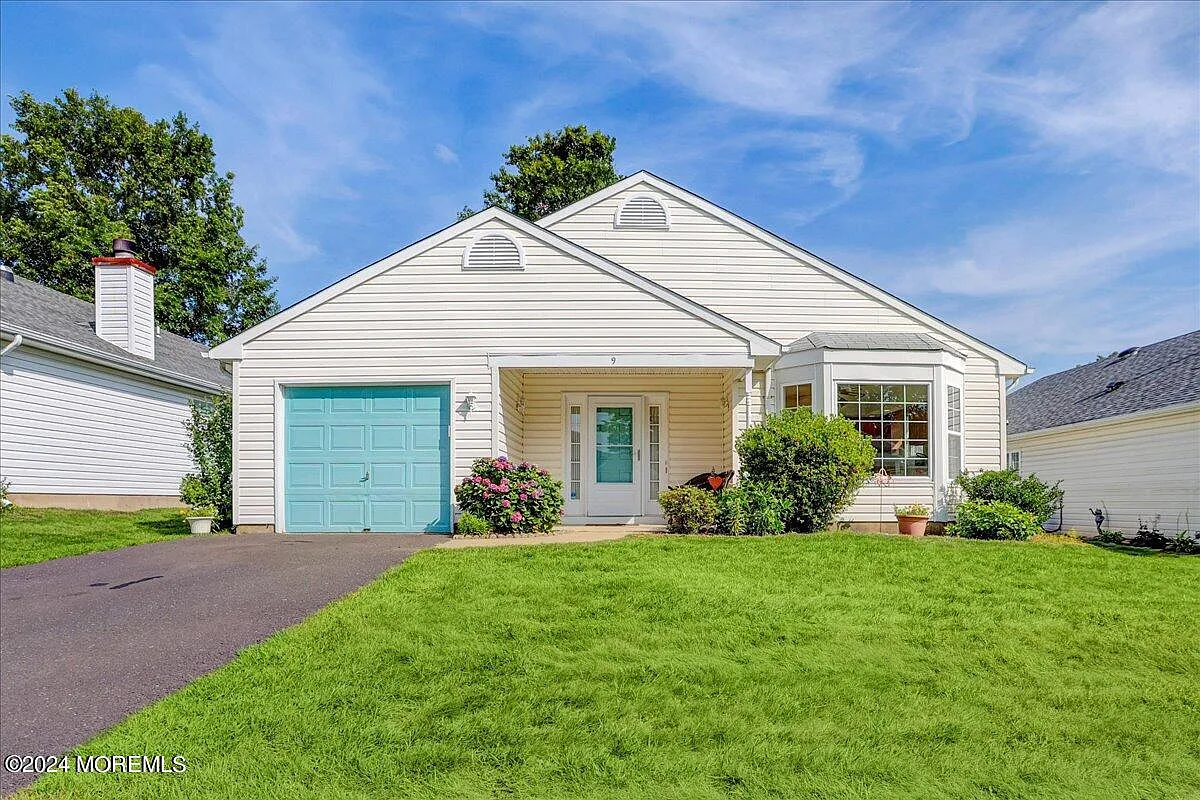 9 Woodchuck Lane photo 1