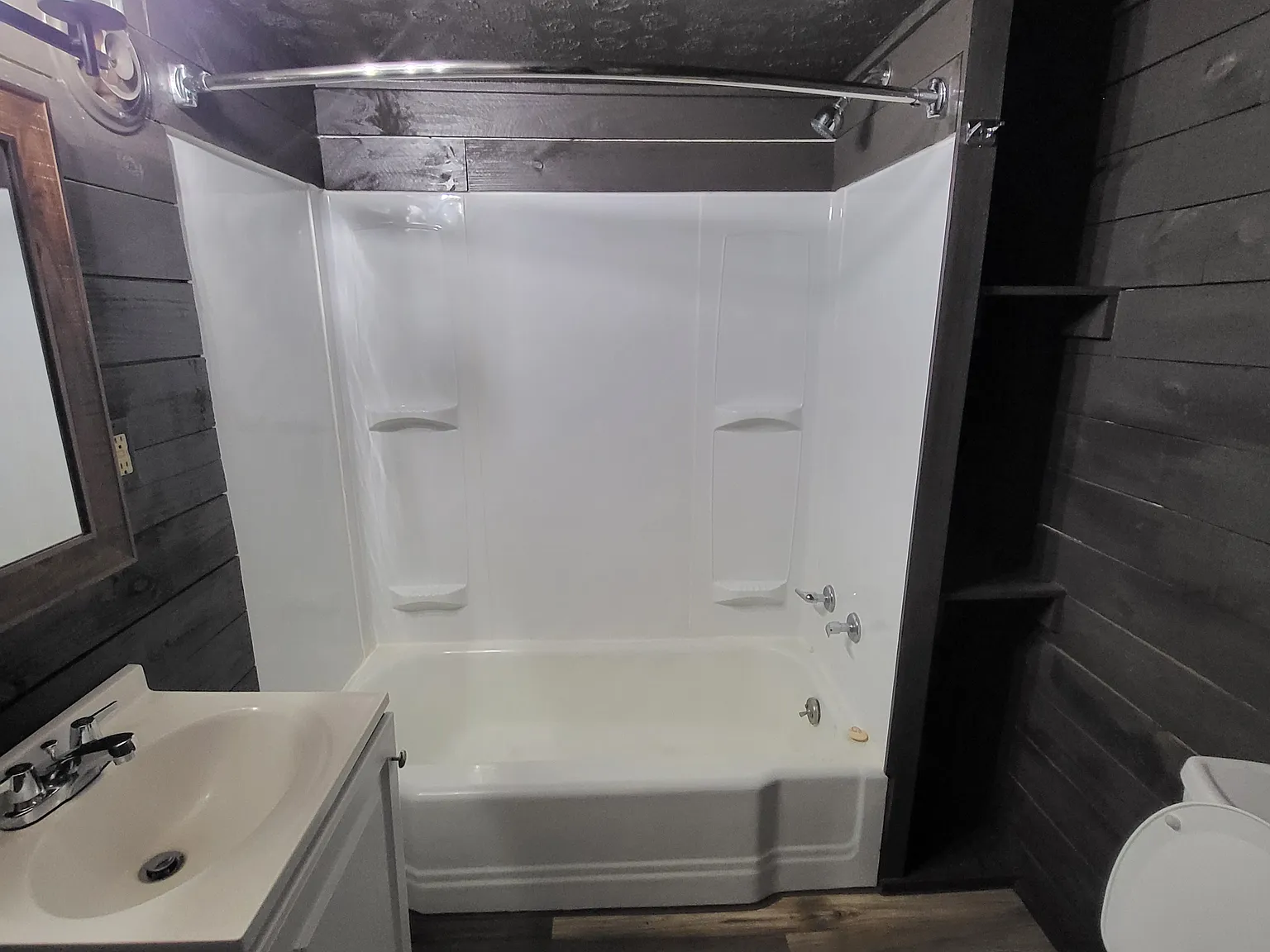 1166 Woodland St NE — Photo 4