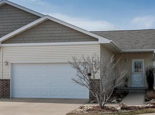 3914 Lakeview Dr SW, Cedar Rapids, IA 52404