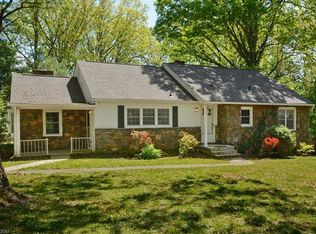 9 Fairway Dr, Asheville, NC 28805