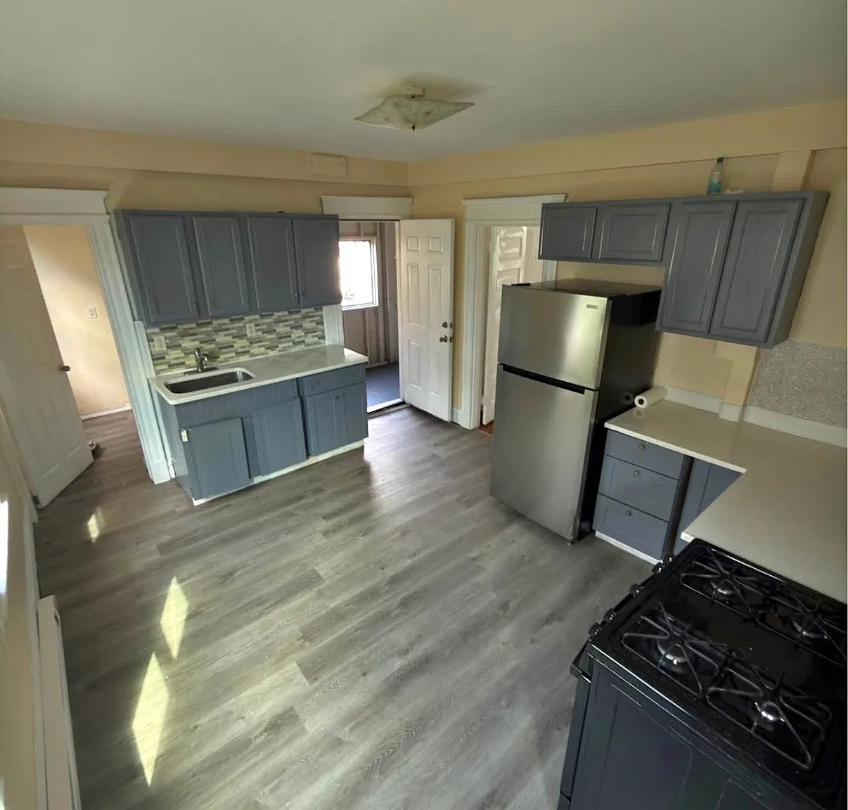 2 bed, 1.5 bath, 1200 sqft, $1,400 — Photo 1