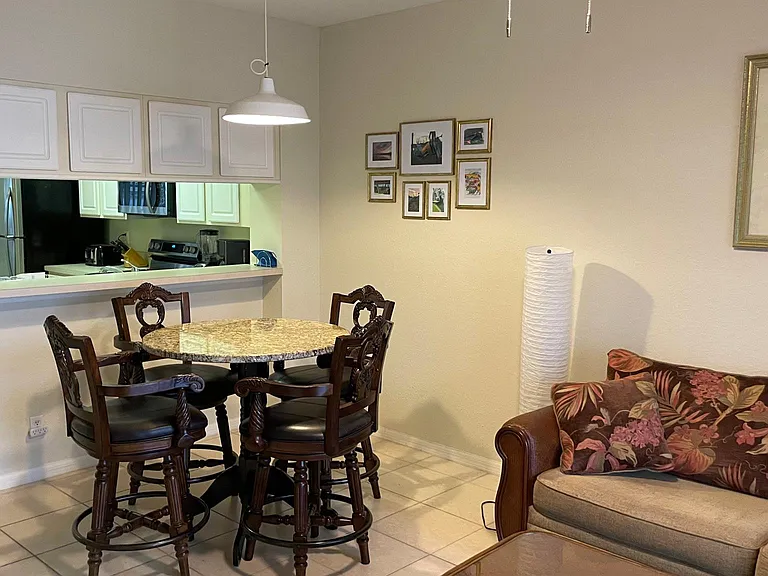 10105 Spyglass Hill Ln — Photo 6