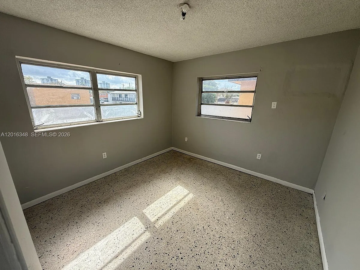 Building Photo - 3045 NW 21st Ct #6