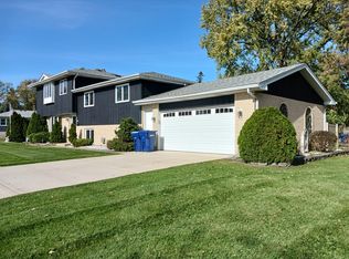 10952 S Ridgeland Ave, Worth, IL 60482