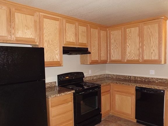 3rd image of 2435 Meadow Dr