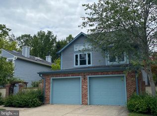 19 Stonebridge Ln, Princeton, NJ 08540