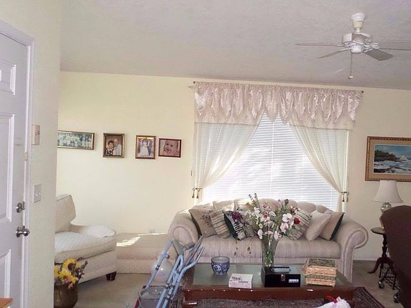 3rd image of 533 Vandenberg Cir