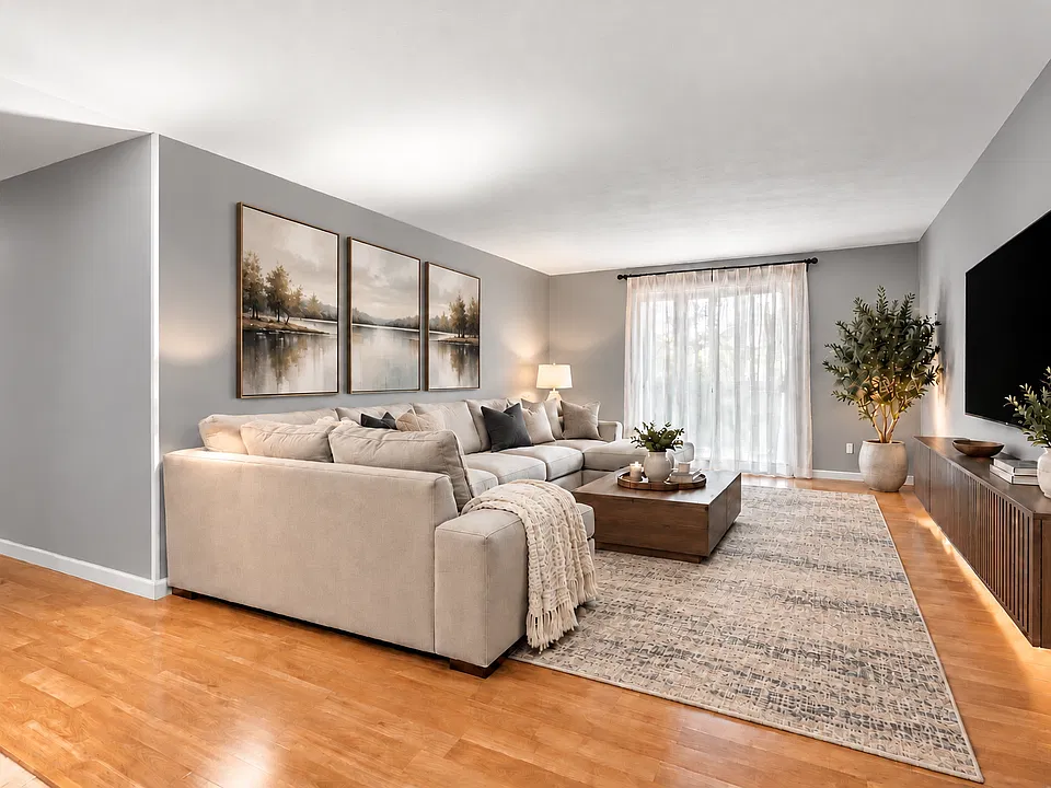 12 Woodman Way #19
