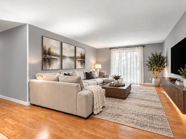 12 Woodman Way APT 19, Newburyport, MA 01950