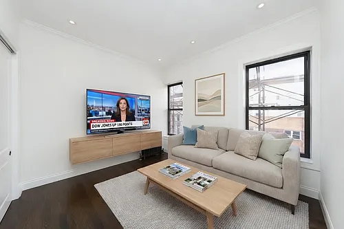 1379 Lexington Ave Photo 1