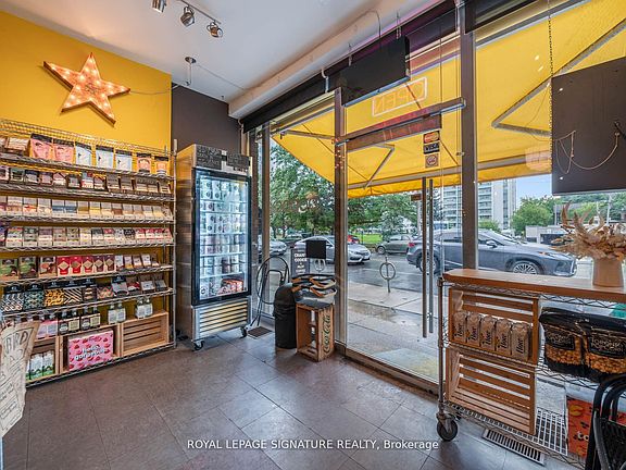 5th image of 725 Dovercourt Rd