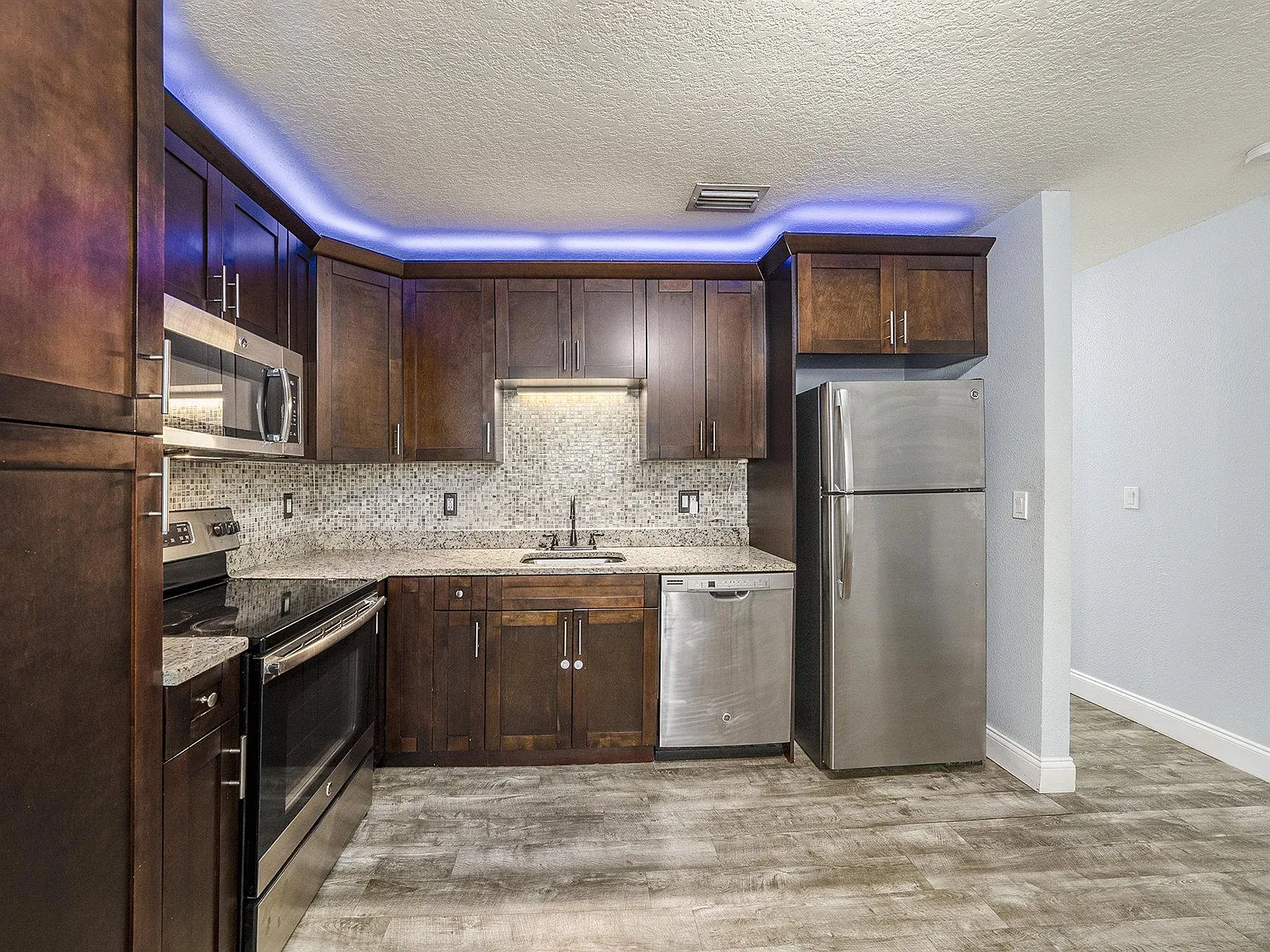 4 bed, 1.0 bath, 850 sqft, $767 — Photo 4
