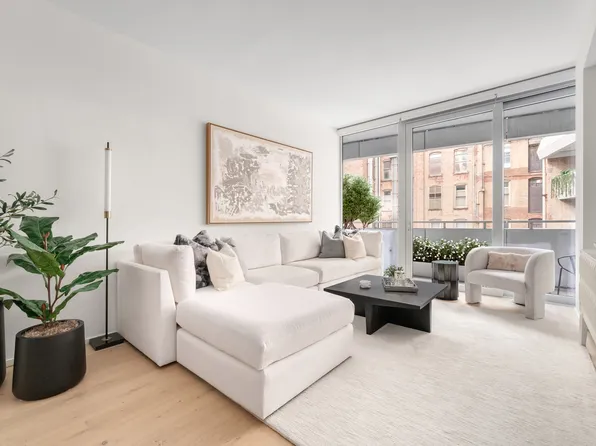 121 East 22nd Street image 4 of 15