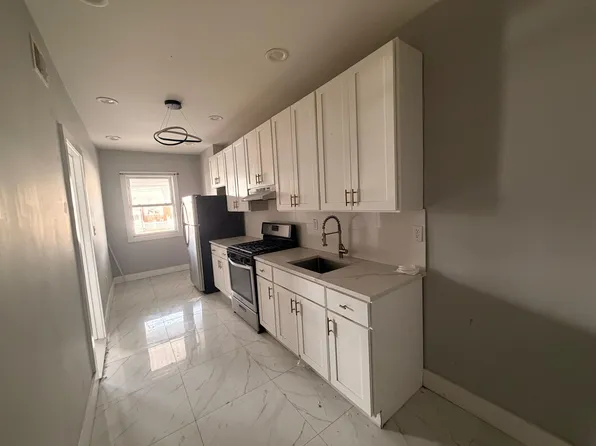 489 John F Kennedy Boulevard image 1 of 8