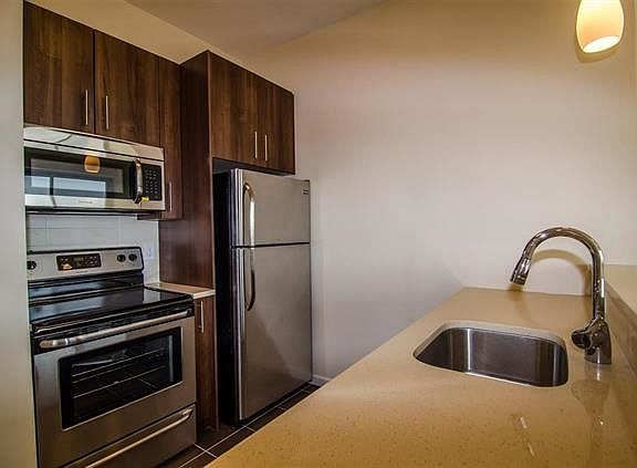 2nd image of 100 Newkirk St APT 5A