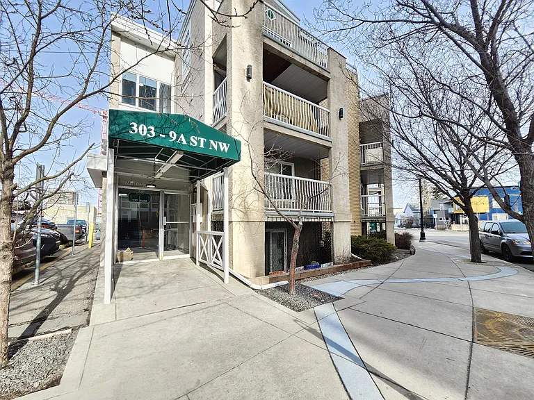 303 9a St NW — Photo 3