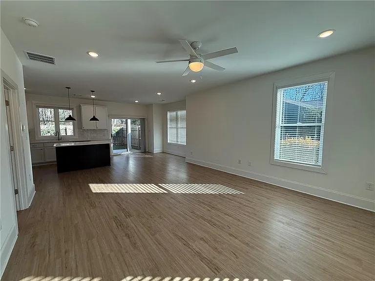 2936 Cherokee Rd — Photo 4