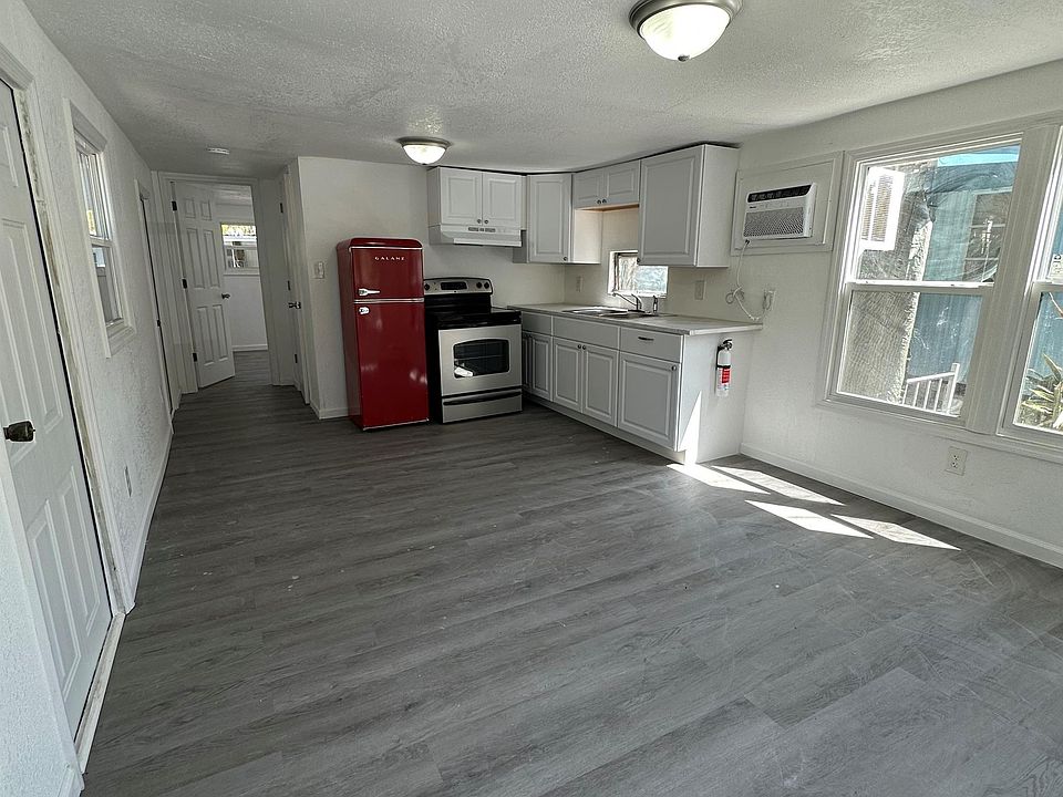 1st image of 15004 113th Ave N #10987023