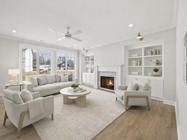 4109 Meadowlark Rd, Lexington, KY 40509