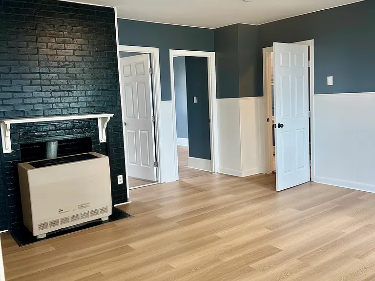 1190 Pleasant St #1 — Photo 3