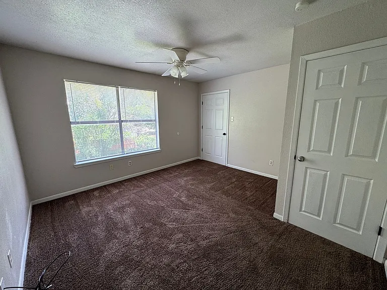 1210 Monroe Lp — Photo 20