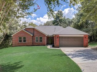 2752 Mossy Creek Dr, Stone Mountain, GA 30087
