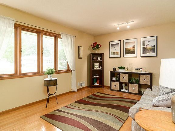 5th image of 56 Dennis Ln N