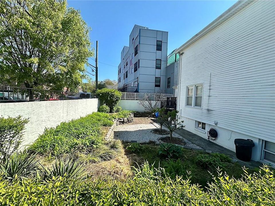 1st image of 2212 Voorhies Ave