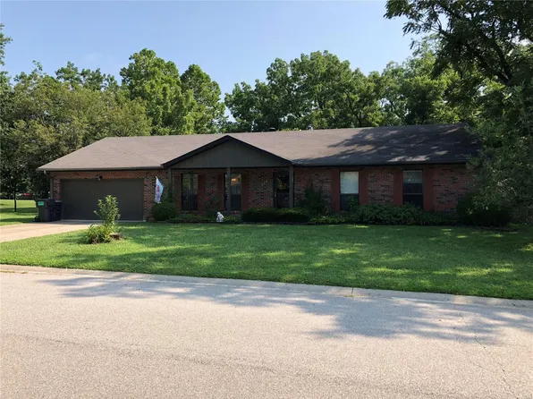 312 Flagstone Dr, Belleville, IL 62221