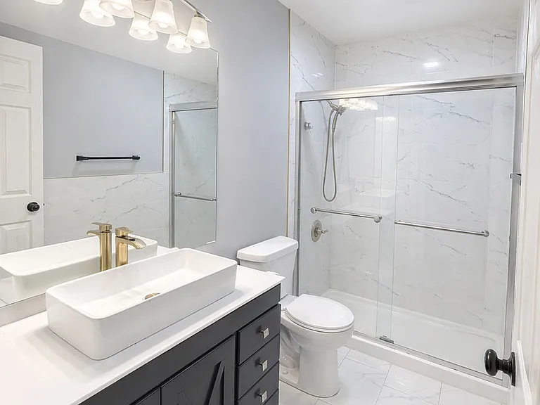 828 Huron Ct — Photo 15