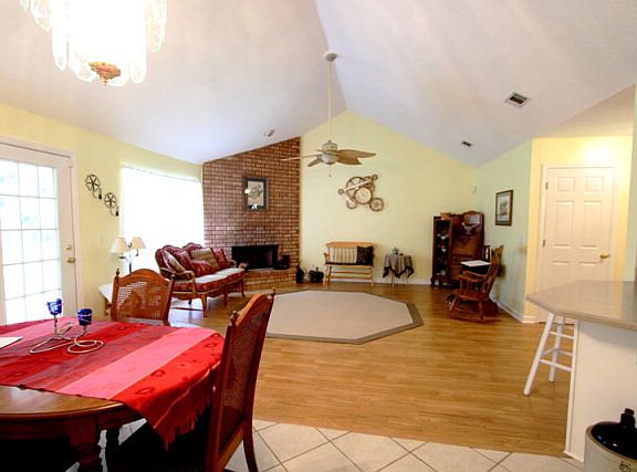 5th image of 509 Lake Rosalind Dr