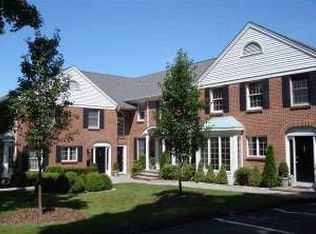 1 Maple St, New Canaan, CT 06840