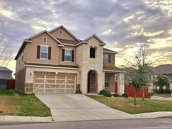 2nd image of 4719 Montrose Wood
