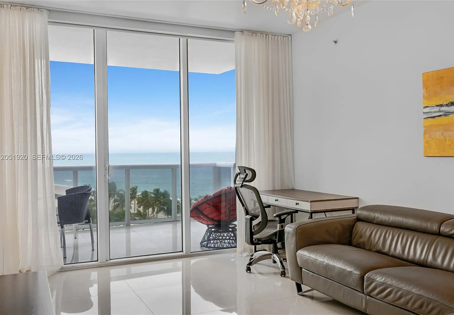 Trump Royale Condo — Photo 3