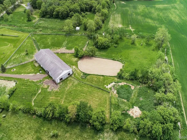 10880 S Francis Rd, Dewitt, MI 48820