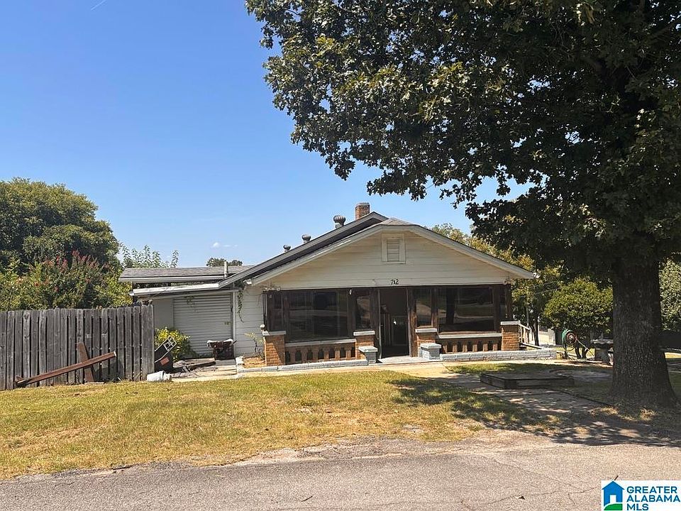 1st image of 712 Spring St
