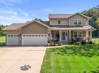 335 Ridge View Trl, Verona, WI 53593