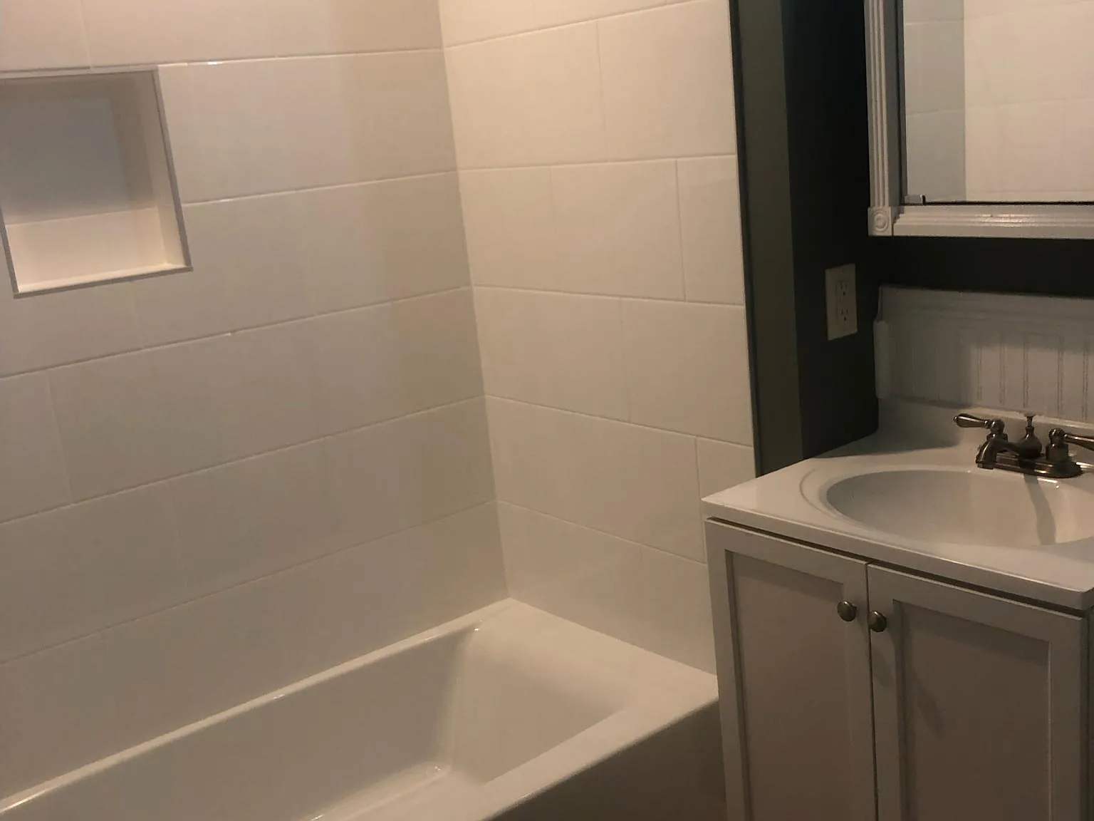 2 bed, 983 sqft, $2,300 — Photo 4