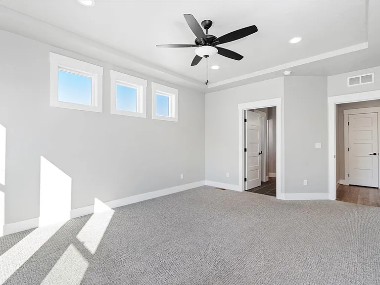 1925 N Rockdale Ave — Photo 12