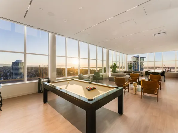 720 Farrow St #2008, Coquitlam, BC V3J 0P3