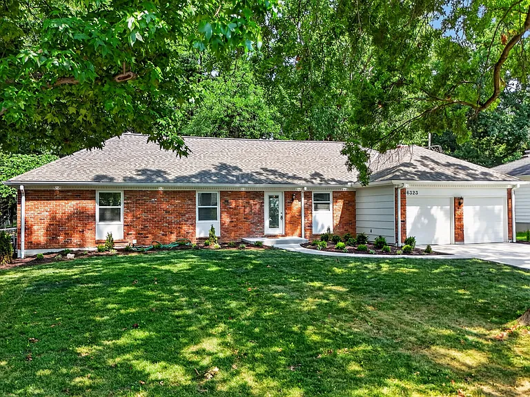 6232 Woodson Rd — Photo 35