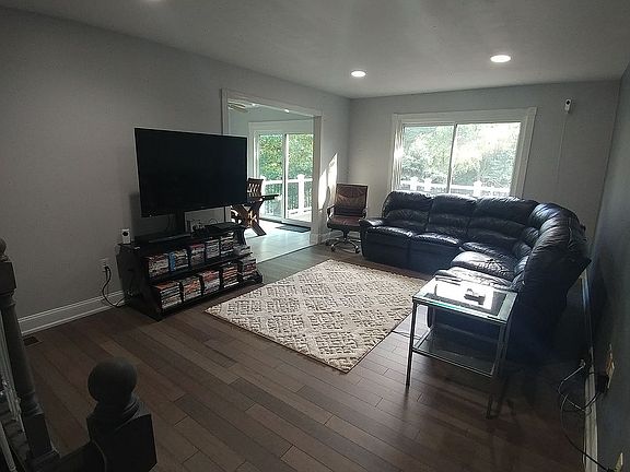 2nd image of 13361 Keisler Ct