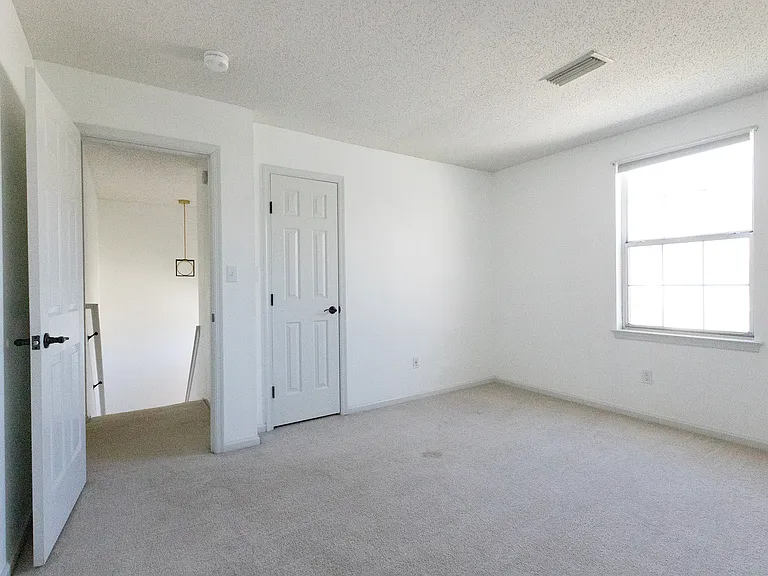 1355 Lake Dr — Photo 13