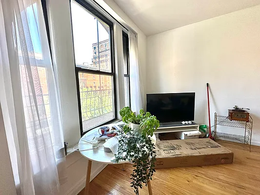 Rented by Oxford Property Group | media 4