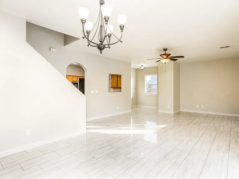 2609 Los Palos St — Photo 5