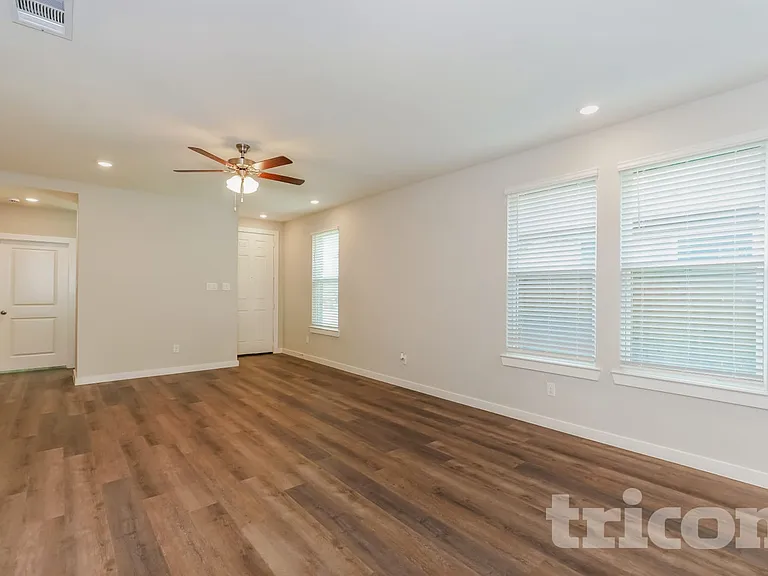 8113 Brookhaven Dr — Photo 2