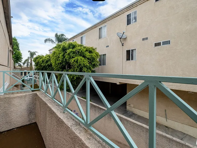 610 Venice Way #203 — Photo 13