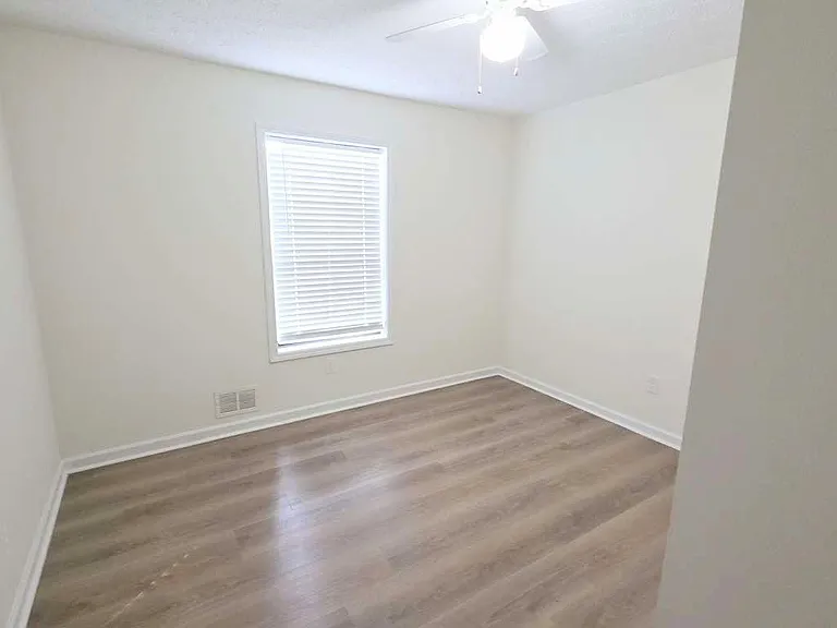 1411 E Shiloh Trl NW — Photo 15