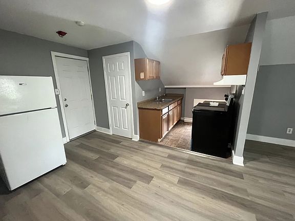 2nd image of 65 Twiss St APT 3R